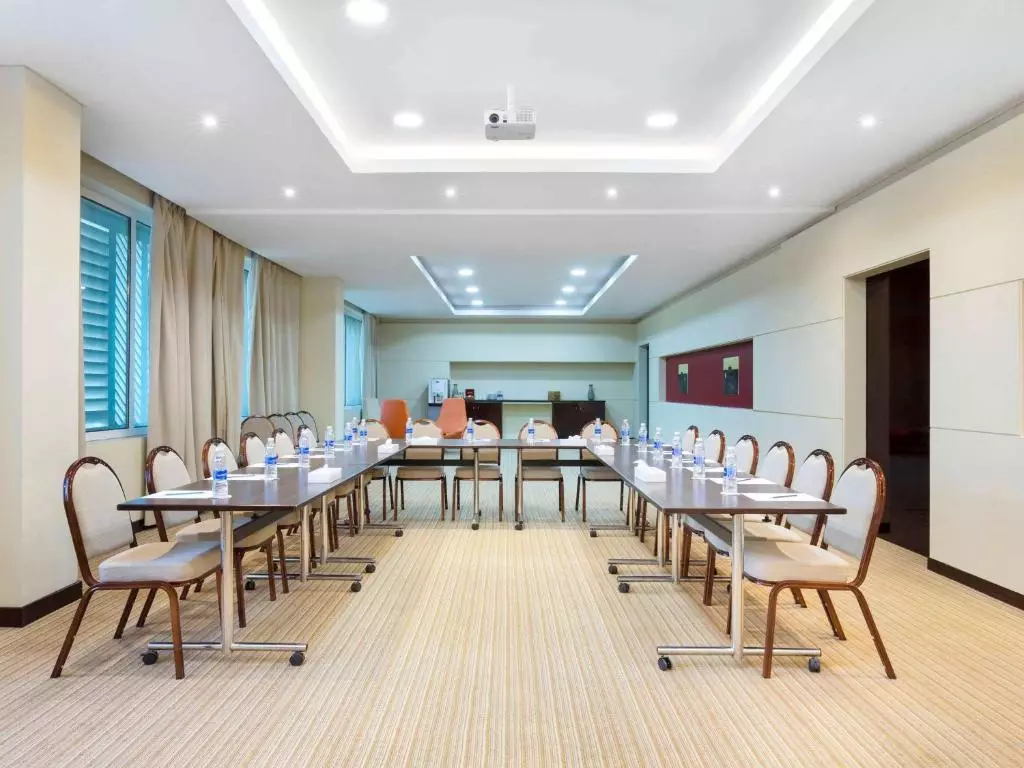 ibis Muscat